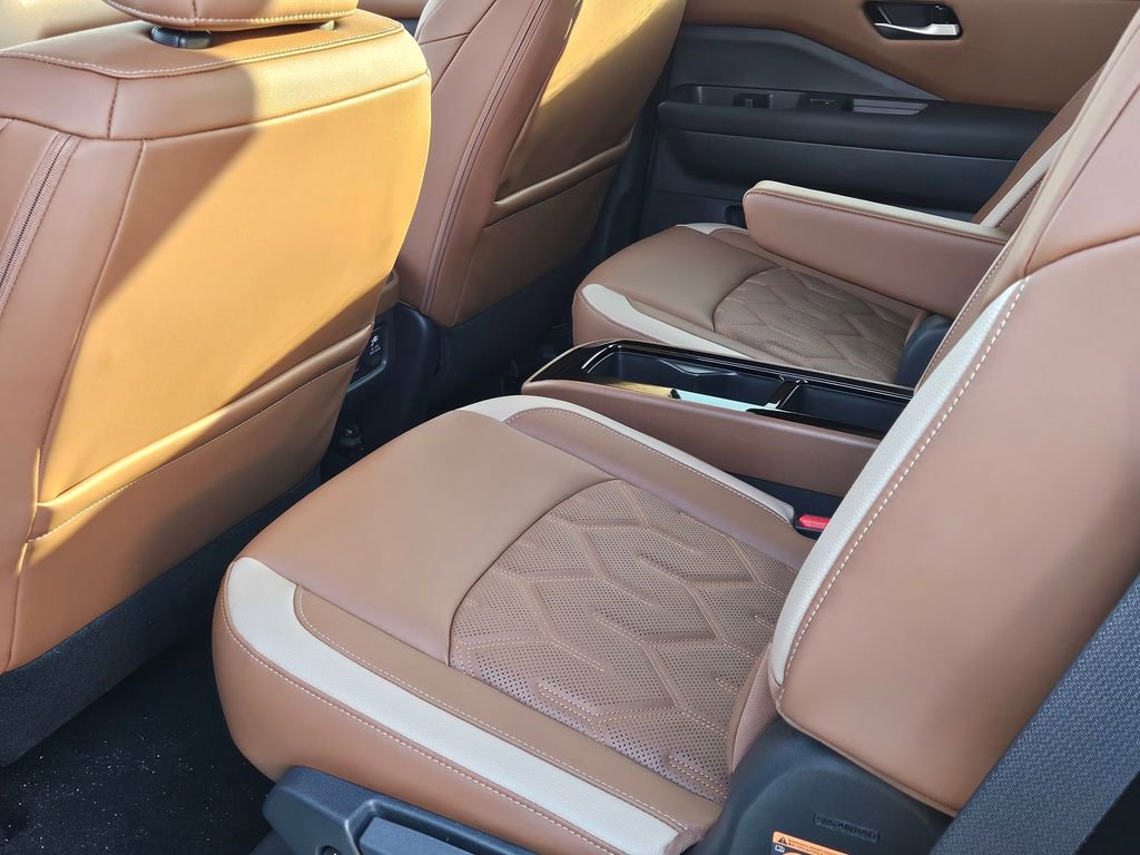 New 2026 Nissan Pathfinder Platinum image 12