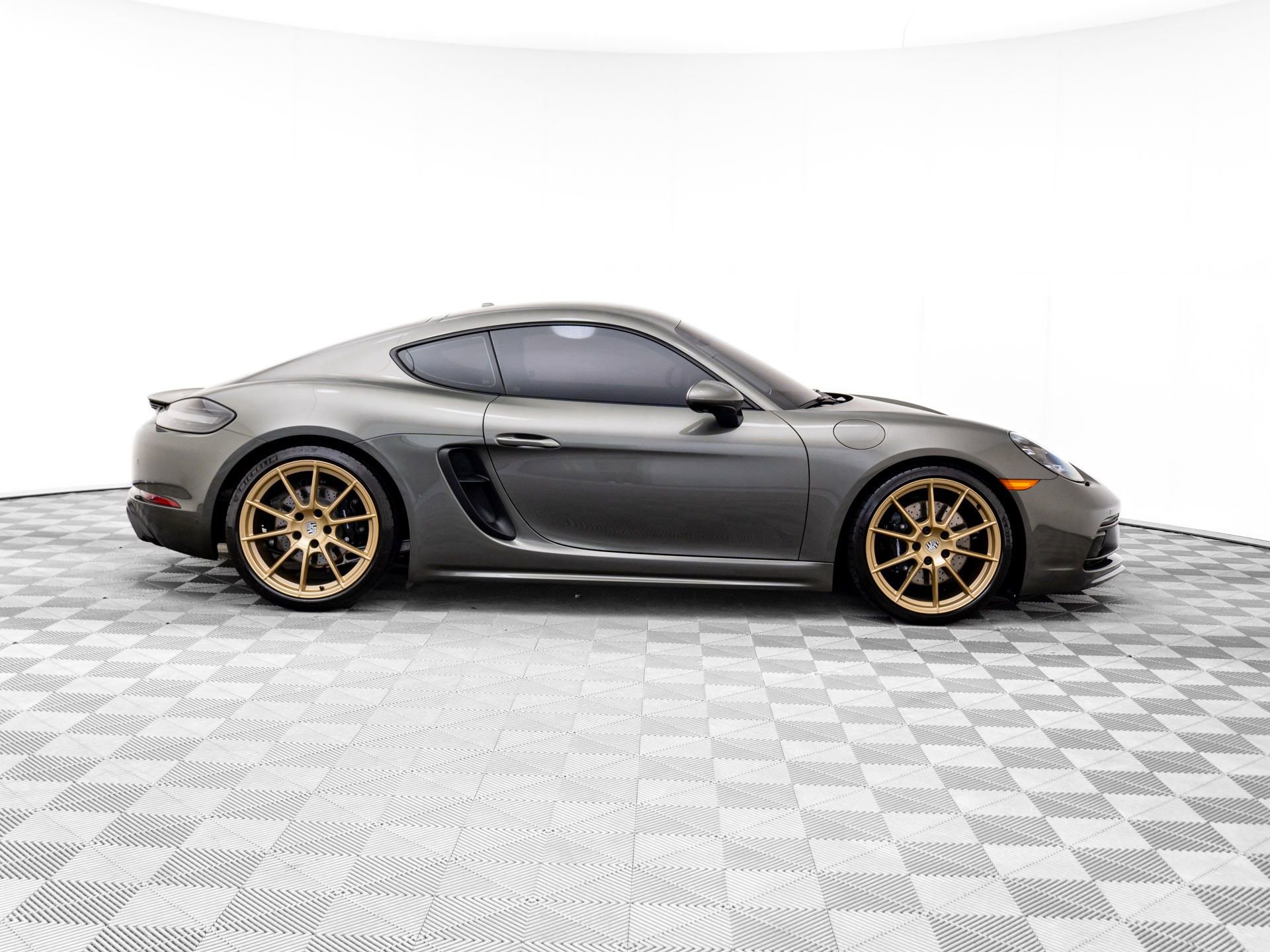 Certified 2024 Porsche 718 Cayman GTS image 8