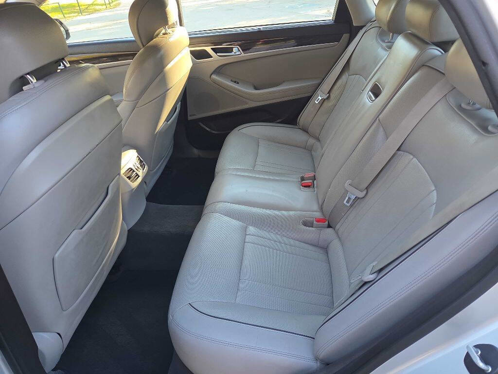 Used 2015 Hyundai Genesis 3.8 w/ Option Group 03 RWD image 21
