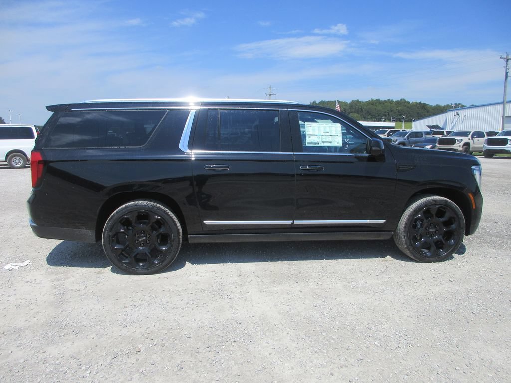 New 2026 GMC Yukon XL Denali w/ Denali Reserve Package AWD/4WD image 3