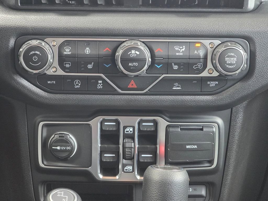New 2025 Jeep Gladiator Sport AWD/4WD image 13