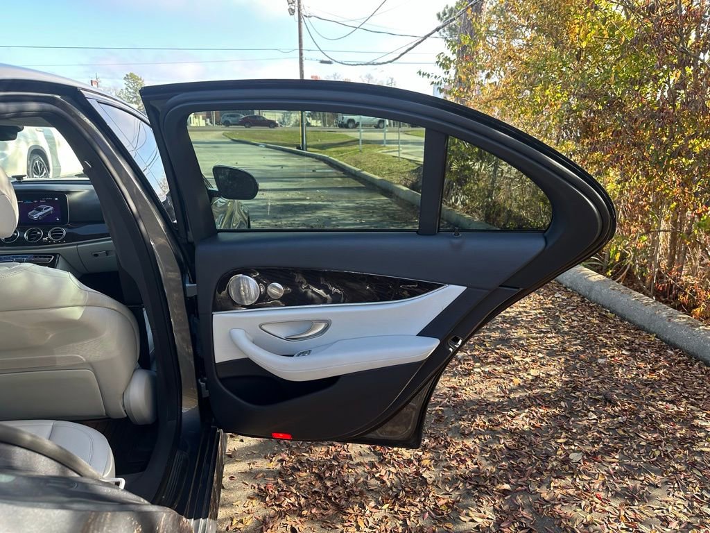 Used 2023 Mercedes-Benz E 450 4MATIC Sedan image 26