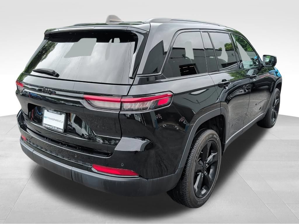 Used 2023 Jeep Grand Cherokee Altitude AWD/4WD image 5