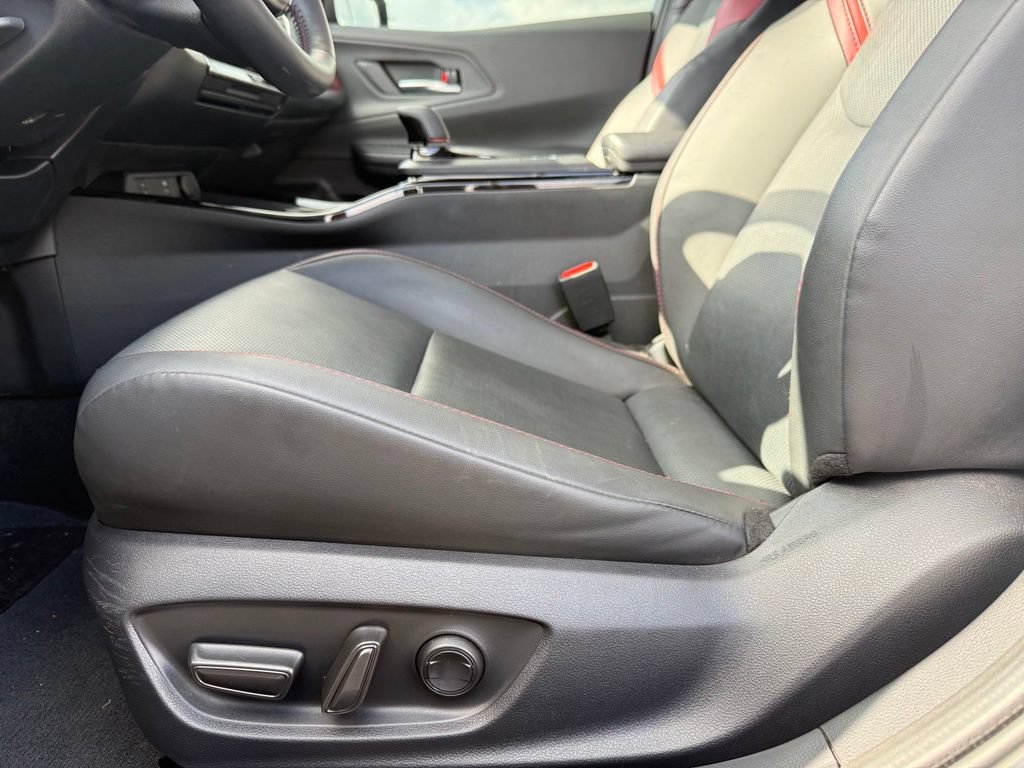 Used 2024 Toyota Prius Prime Premium w/ Advanced Technology Package FWD image 9