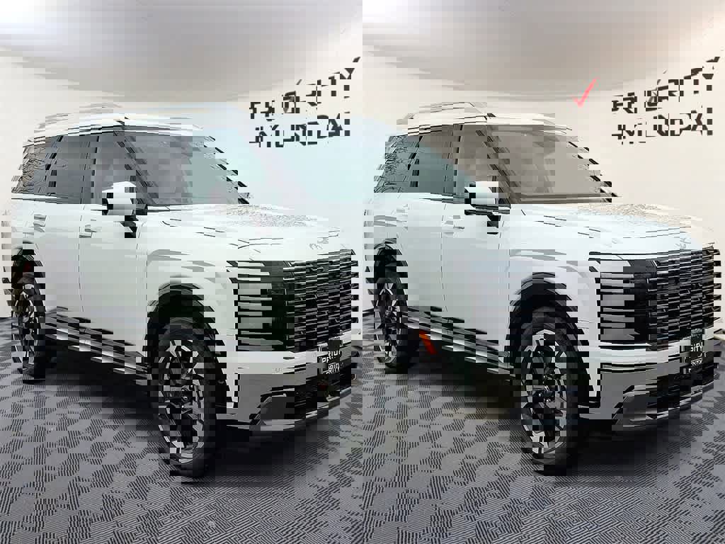 Used 2026 Hyundai Palisade Limited image 3