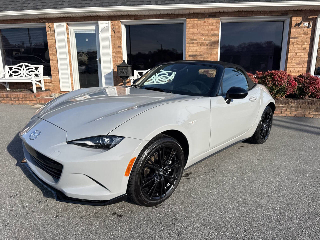 Used 2024 MAZDA MX-5 Miata Club image 39