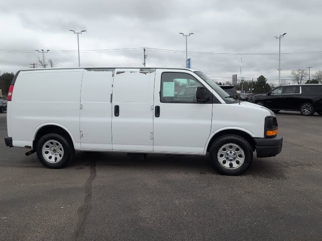 Used 2010 Chevrolet Express 1500 RWD image 9