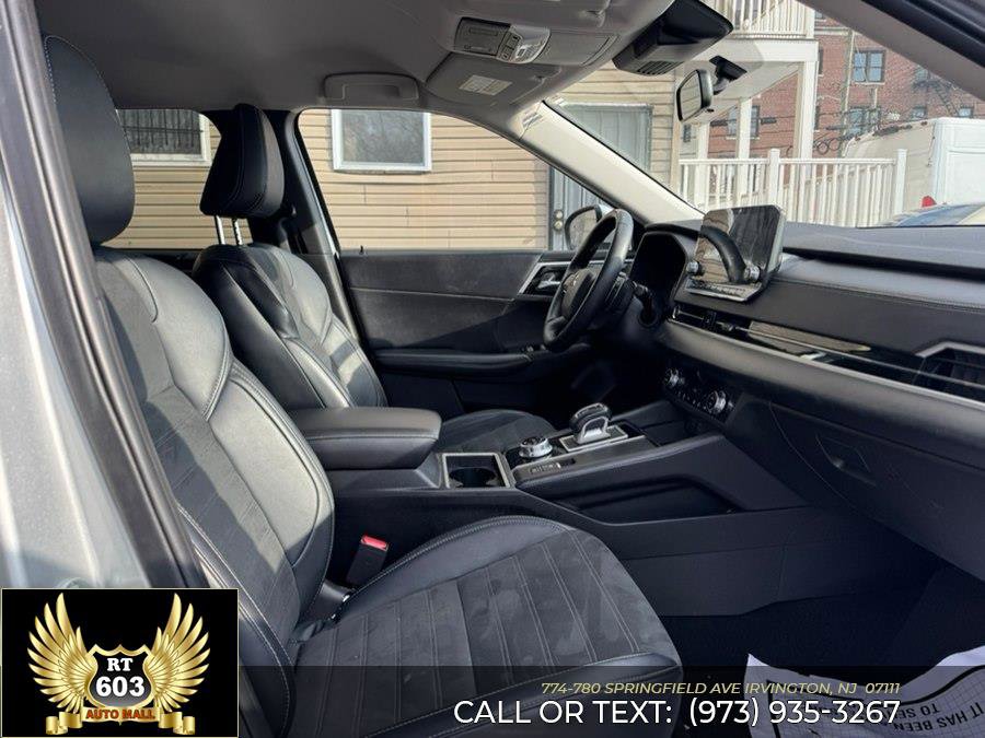 Used 2024 Mitsubishi Outlander AWD image 19