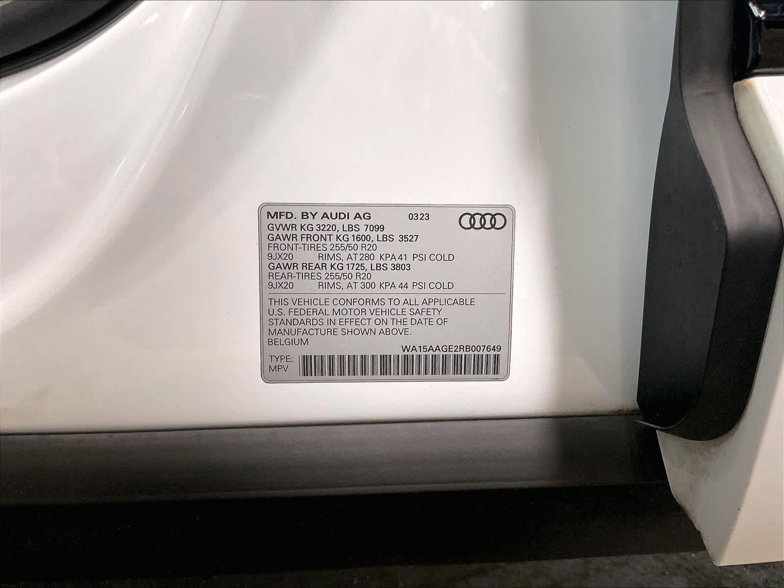 Certified 2024 Audi Q8 e-tron Premium Plus w/ Premium Plus Package AWD/4WD image 34