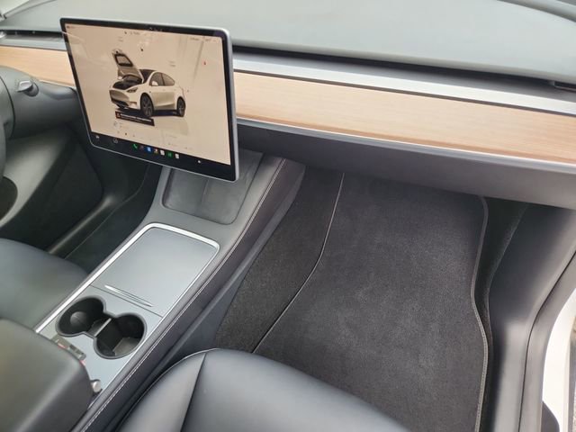Used 2025 Tesla Model Y Long Range AWD/4WD image 28