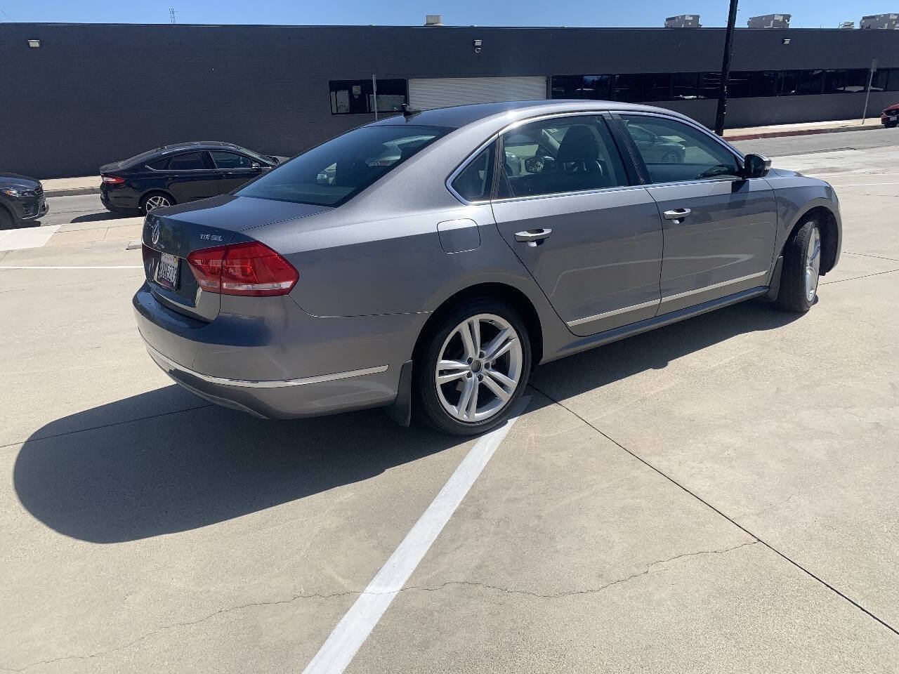 Used 2014 Volkswagen Passat TDI SEL Premium FWD image 8
