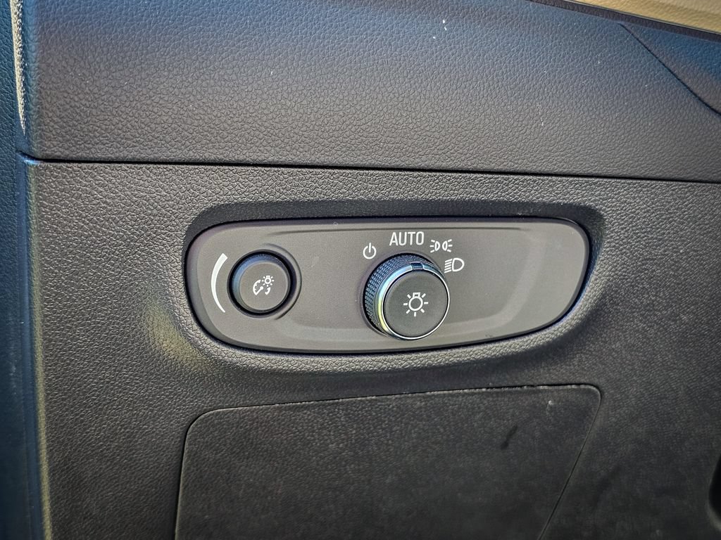 Used 2024 Buick Encore GX Avenir w/ Avenir Convenience Package AWD/4WD image 17