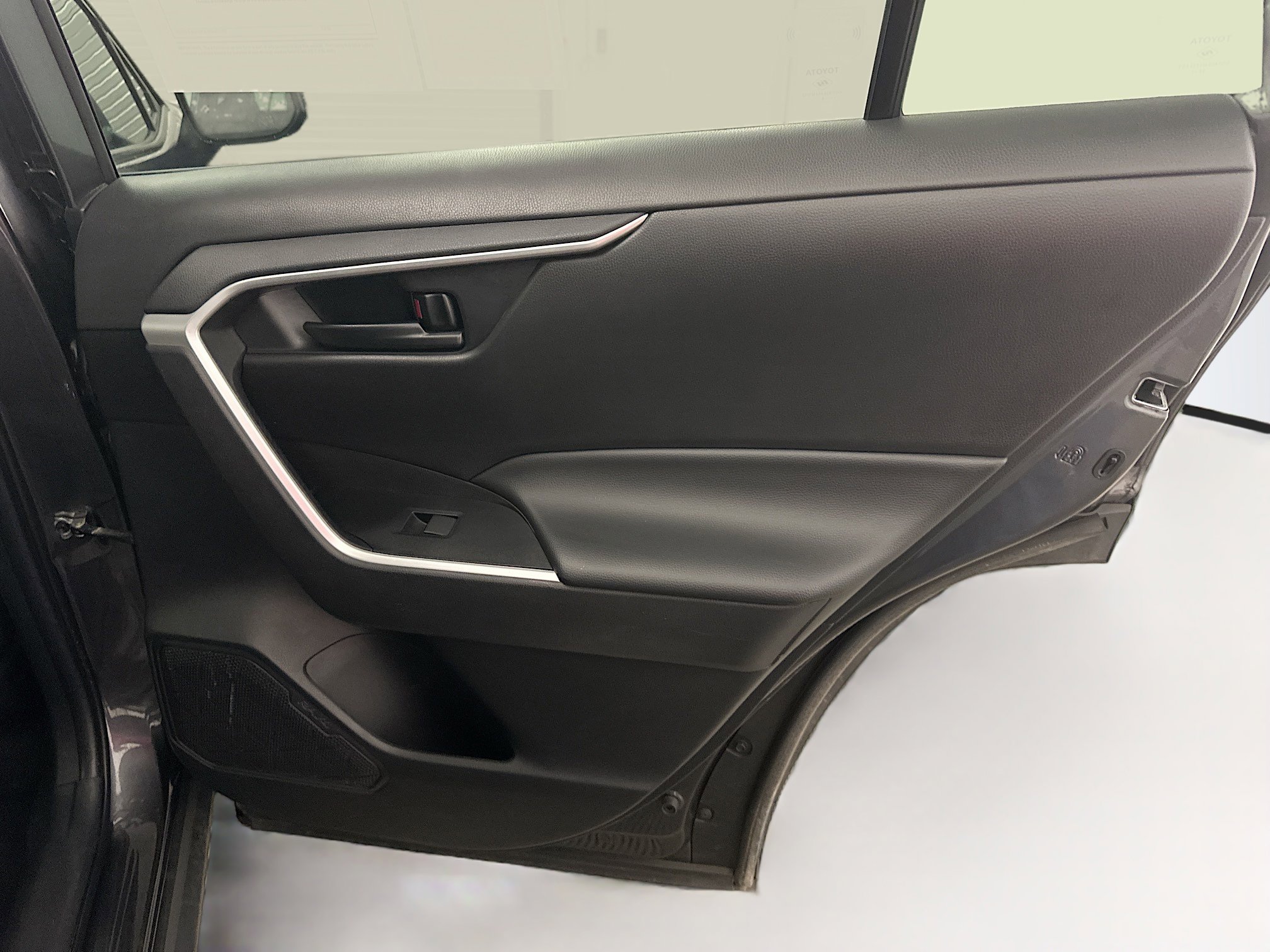 Used 2024 Toyota RAV4 LE image 31