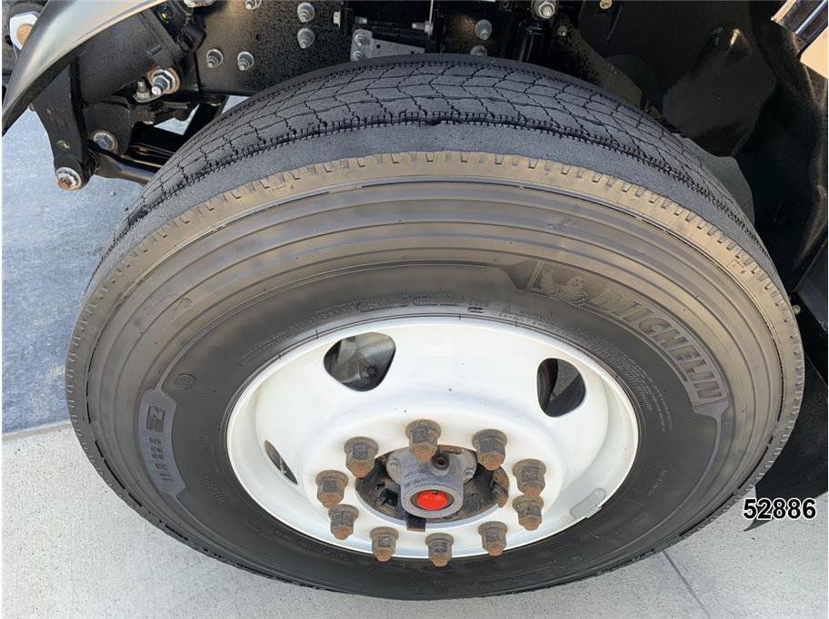 Used 2022 Ford F750 2WD Crew Cab Super Duty image 18