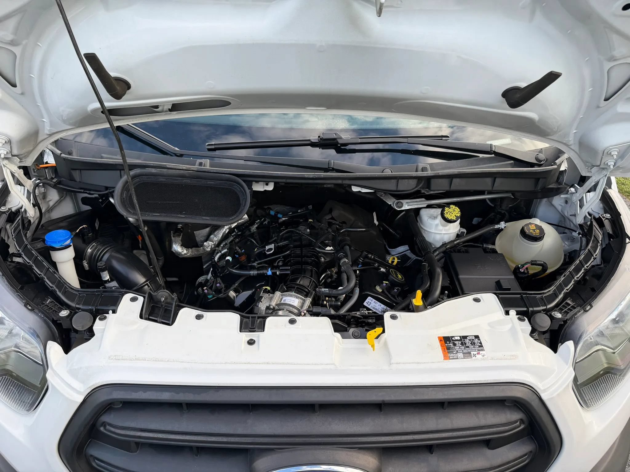 Used 2020 Ford Transit 250 Low Roof AWD image 45