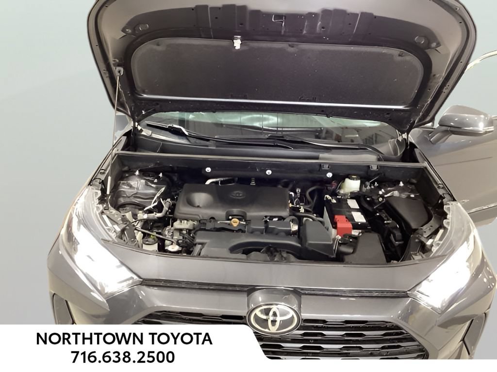 Used 2025 Toyota RAV4 XLE AWD/4WD image 15