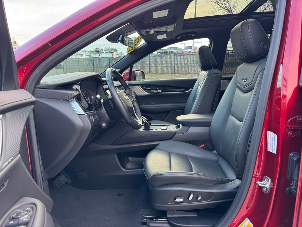 Certified 2025 Cadillac XT6 Premium Luxury image 23