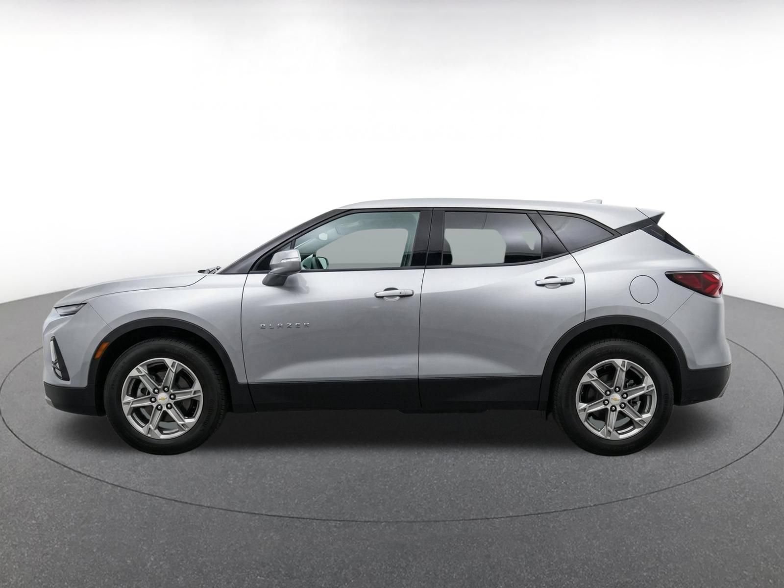 Used 2025 Chevrolet Blazer LT FWD image 4