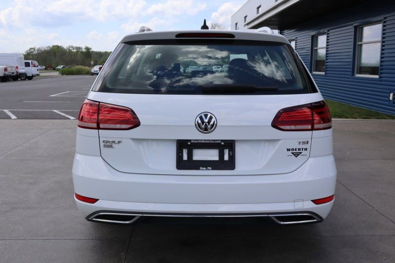 Used 2018 Volkswagen Golf SEL image 7
