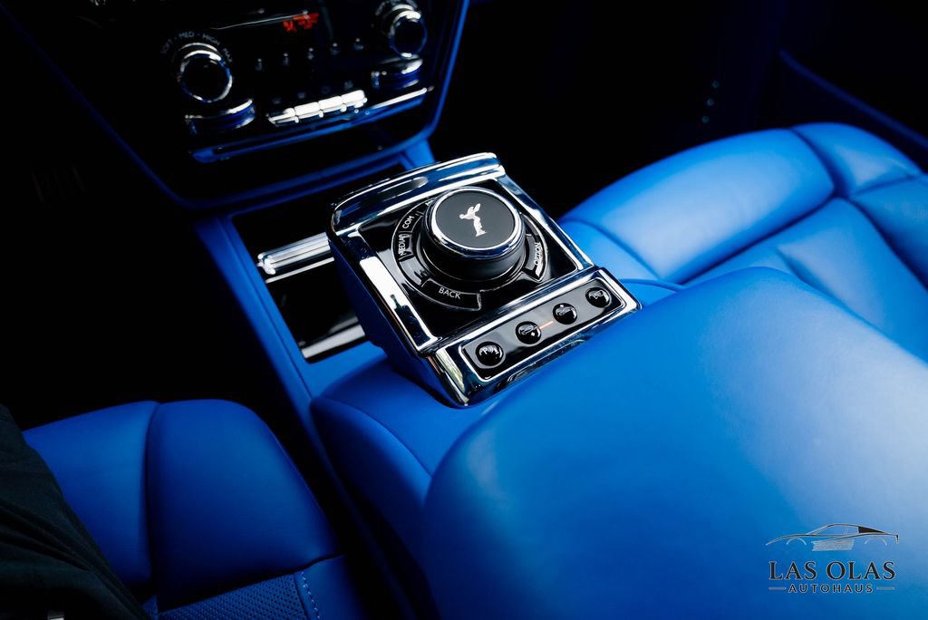 Used 2024 Rolls-Royce Phantom Sedan RWD image 43