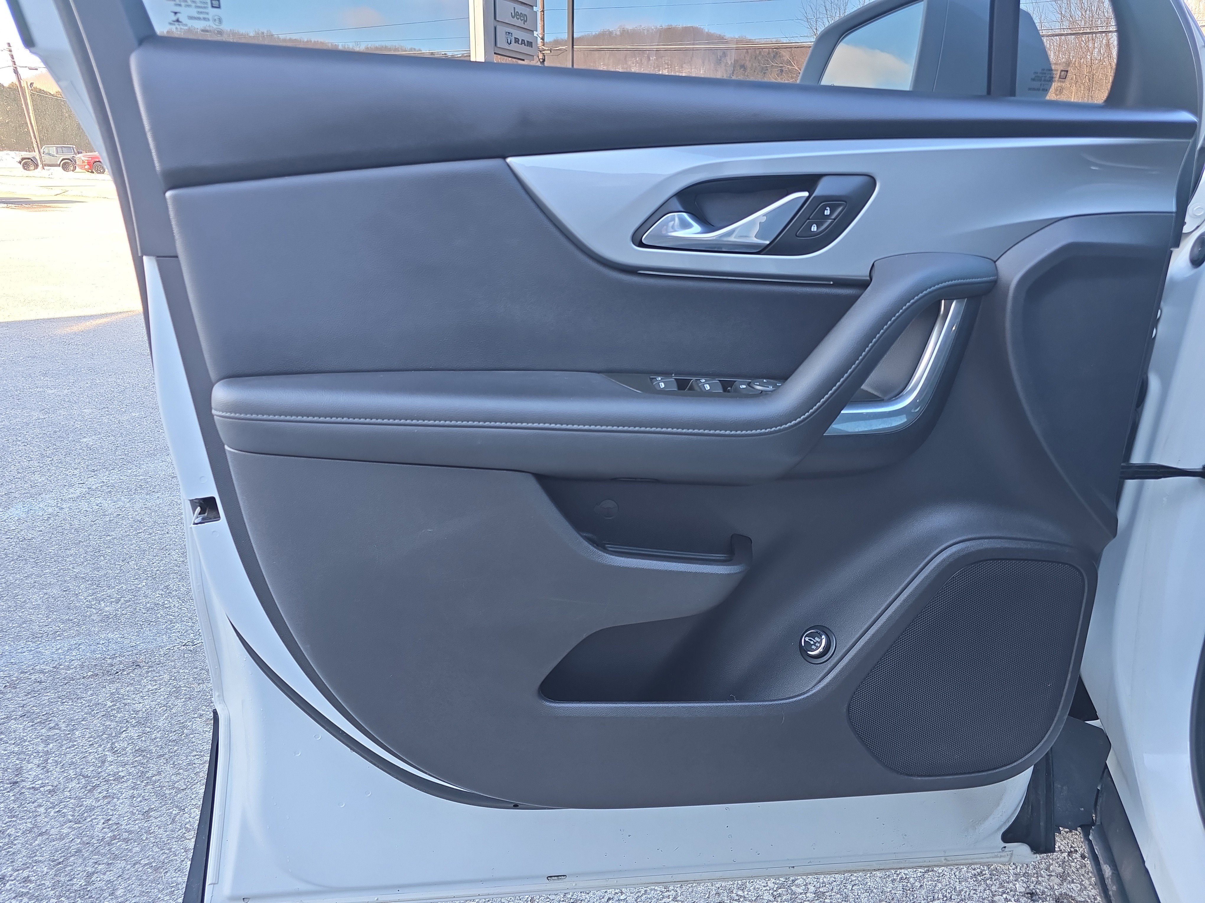 Used 2019 Chevrolet Blazer LT image 17