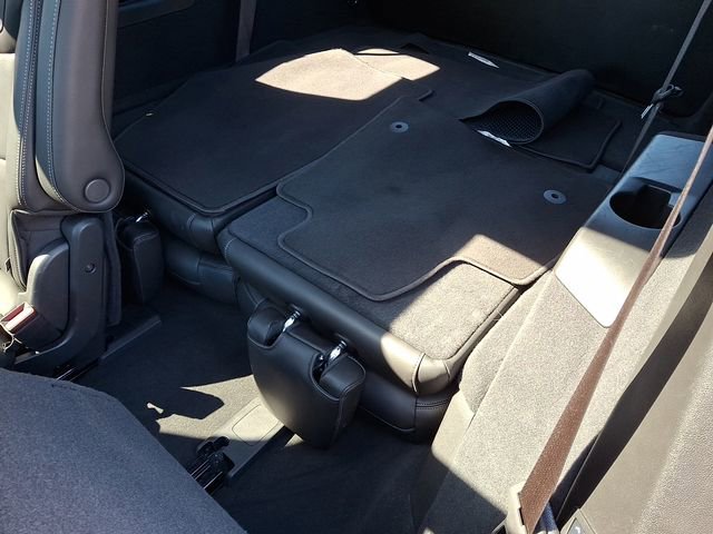 Used 2025 Cadillac XT6 Premium Luxury image 14