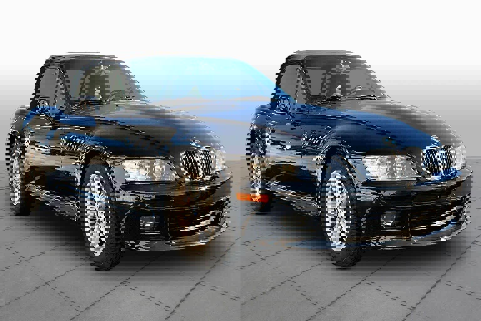 Used 2000 BMW Z3 2.5i image 2