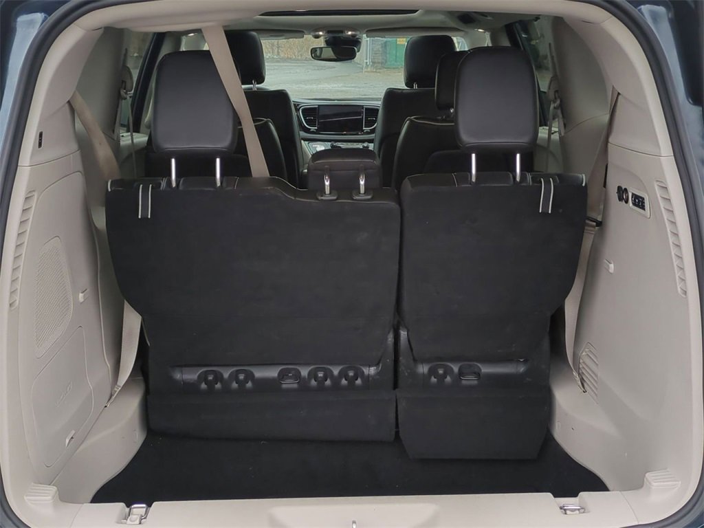 Used 2022 Chrysler Pacifica Limited image 26