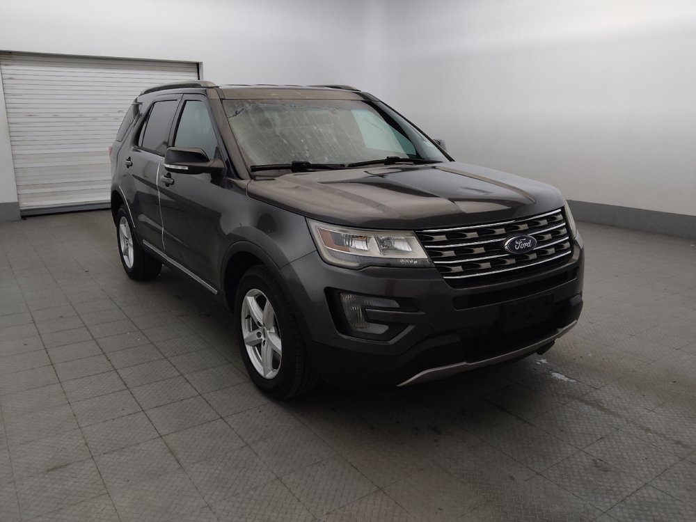 Used 2016 Ford Explorer XLT w/ Equipment Group 202A AWD/4WD image 13