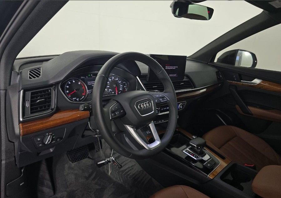 Used 2023 Audi Q5 2.0T Premium w/ Convenience Package AWD/4WD image 7