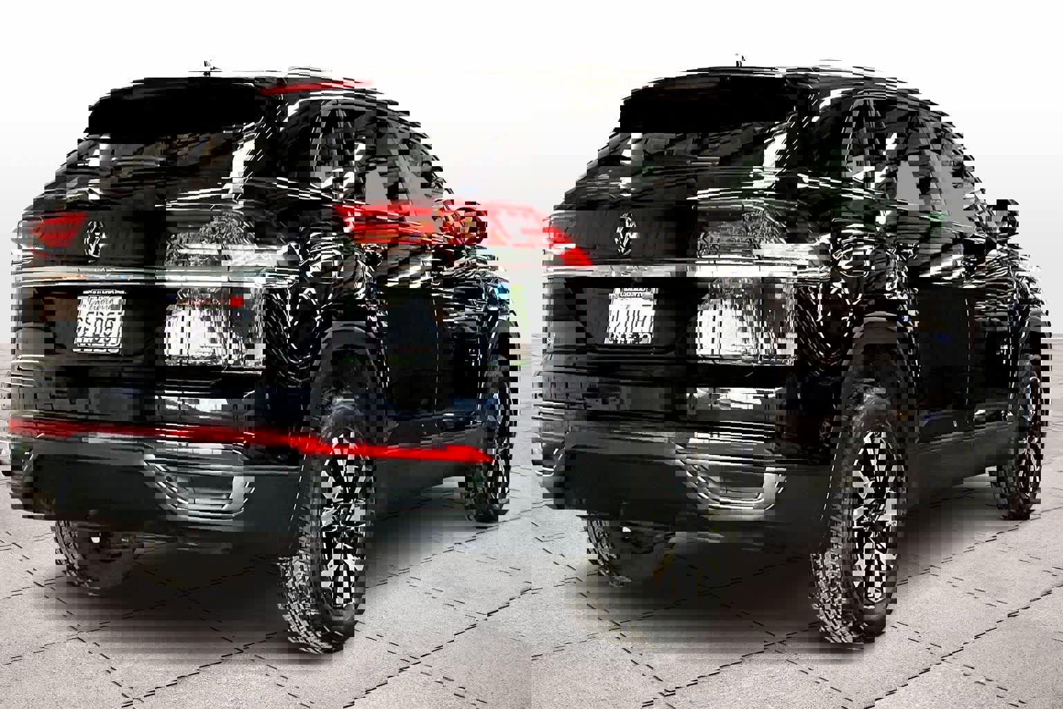 Used 2023 Volkswagen Atlas Cross Sport SE image 16