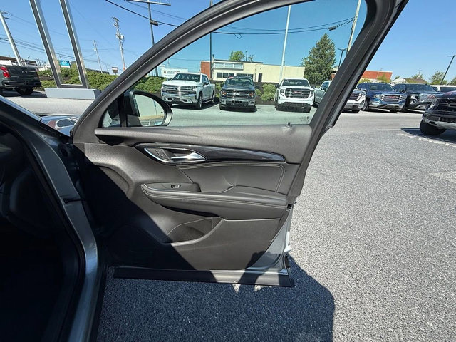 Used 2023 Buick Envision Essence w/ Sport Touring Package AWD/4WD image 17