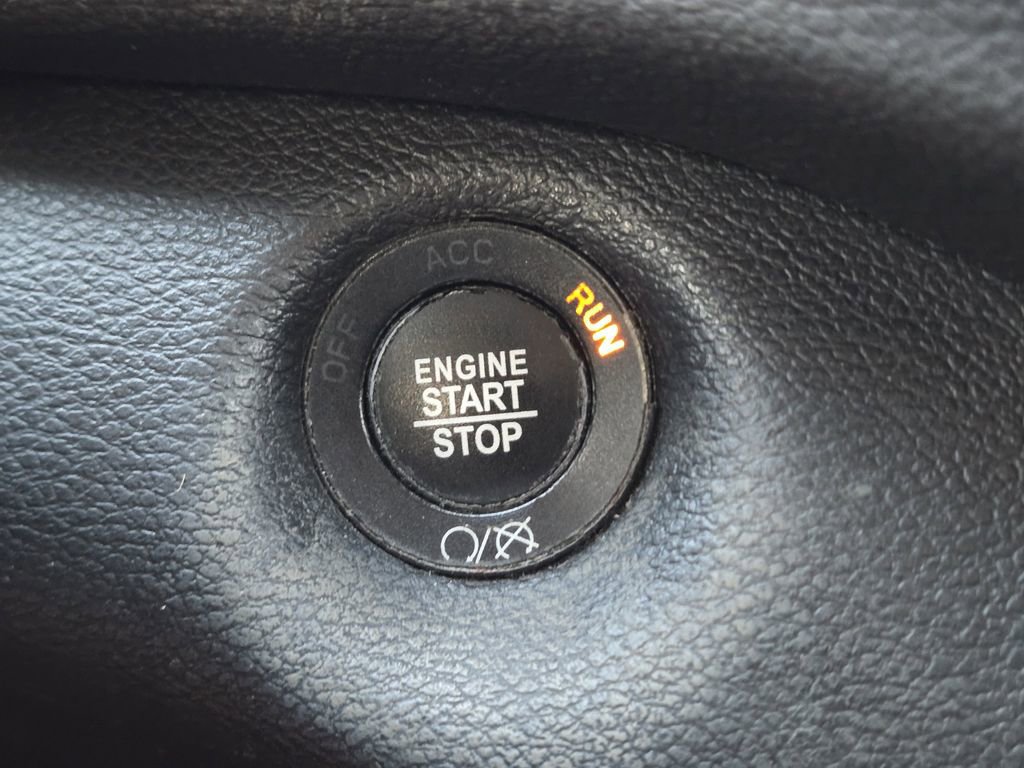 Used 2020 Jeep Cherokee Latitude Plus image 27