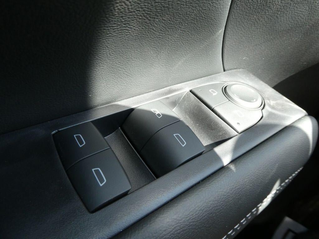 New 2027 GMC Terrain Elevation w/ Elevation Premium Package AWD/4WD image 17