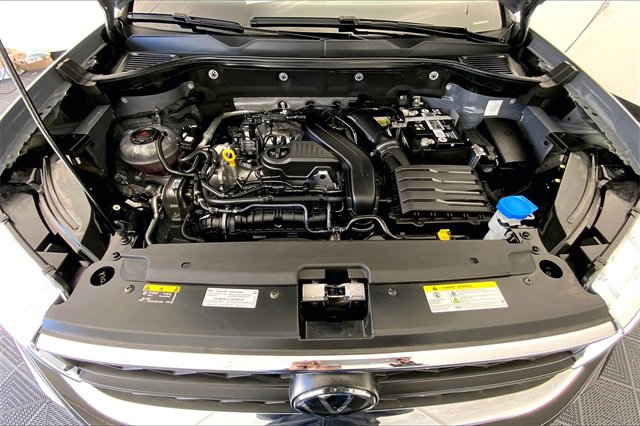 Certified 2023 Volkswagen Taos SE w/ Panoramic Sunroof Package image 10