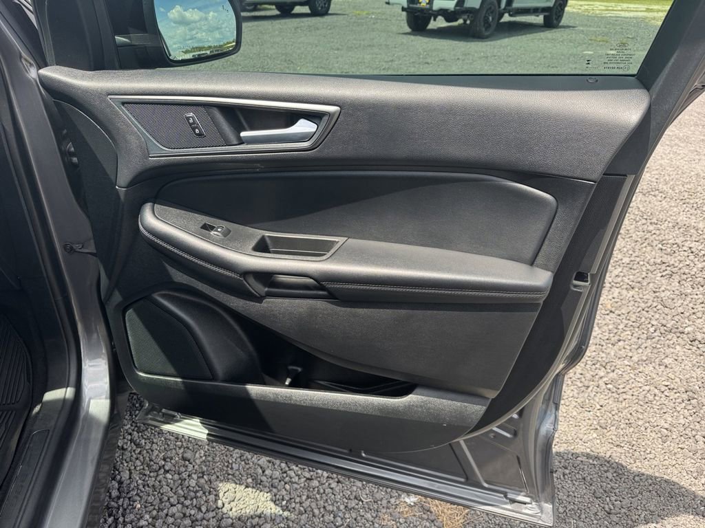 Used 2024 Ford Edge SE w/ Black Appearance Package AWD/4WD image 19