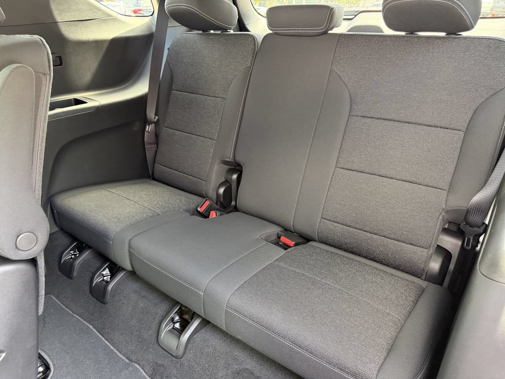 Used 2026 Chevrolet Traverse LT FWD image 20