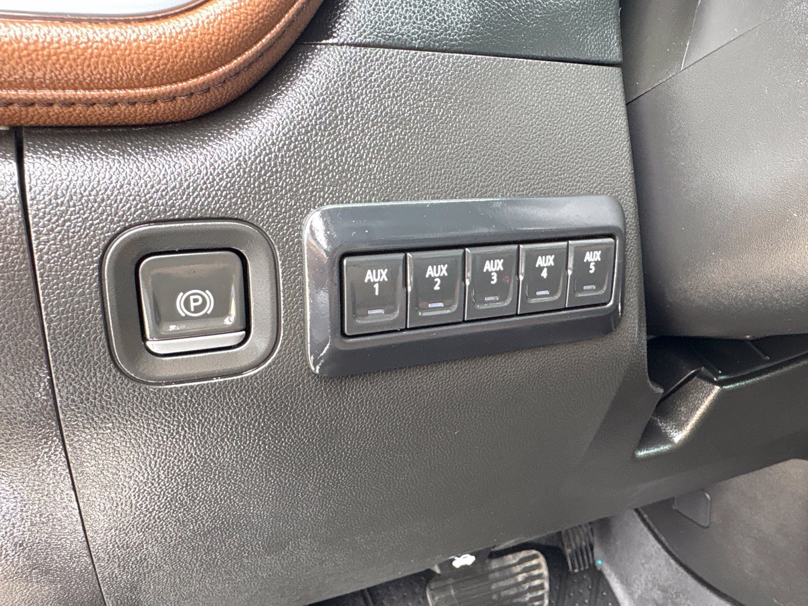 Used 2023 Chevrolet Silverado 2500 High Country w/ Safety Package II AWD/4WD image 16