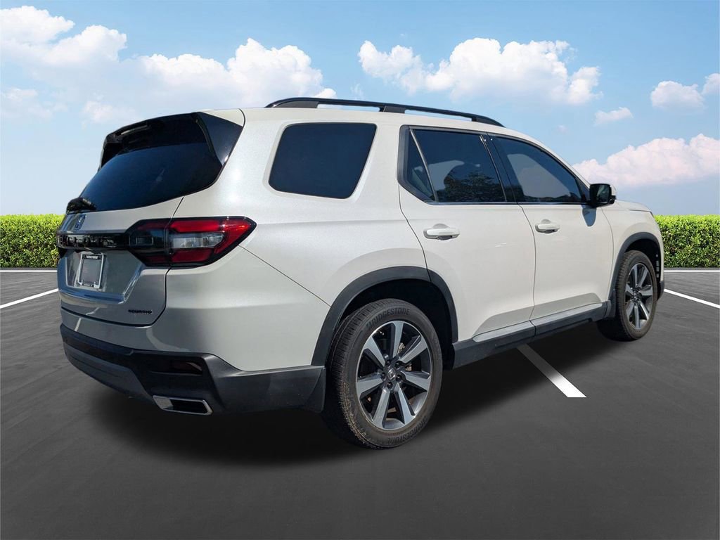 Used 2024 Honda Pilot Touring image 5