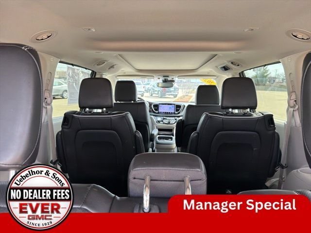 Used 2024 Chrysler Pacifica Limited FWD image 12