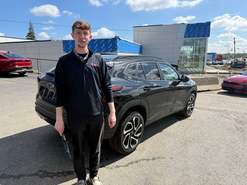 Used 2025 Chevrolet Trax RS image 8