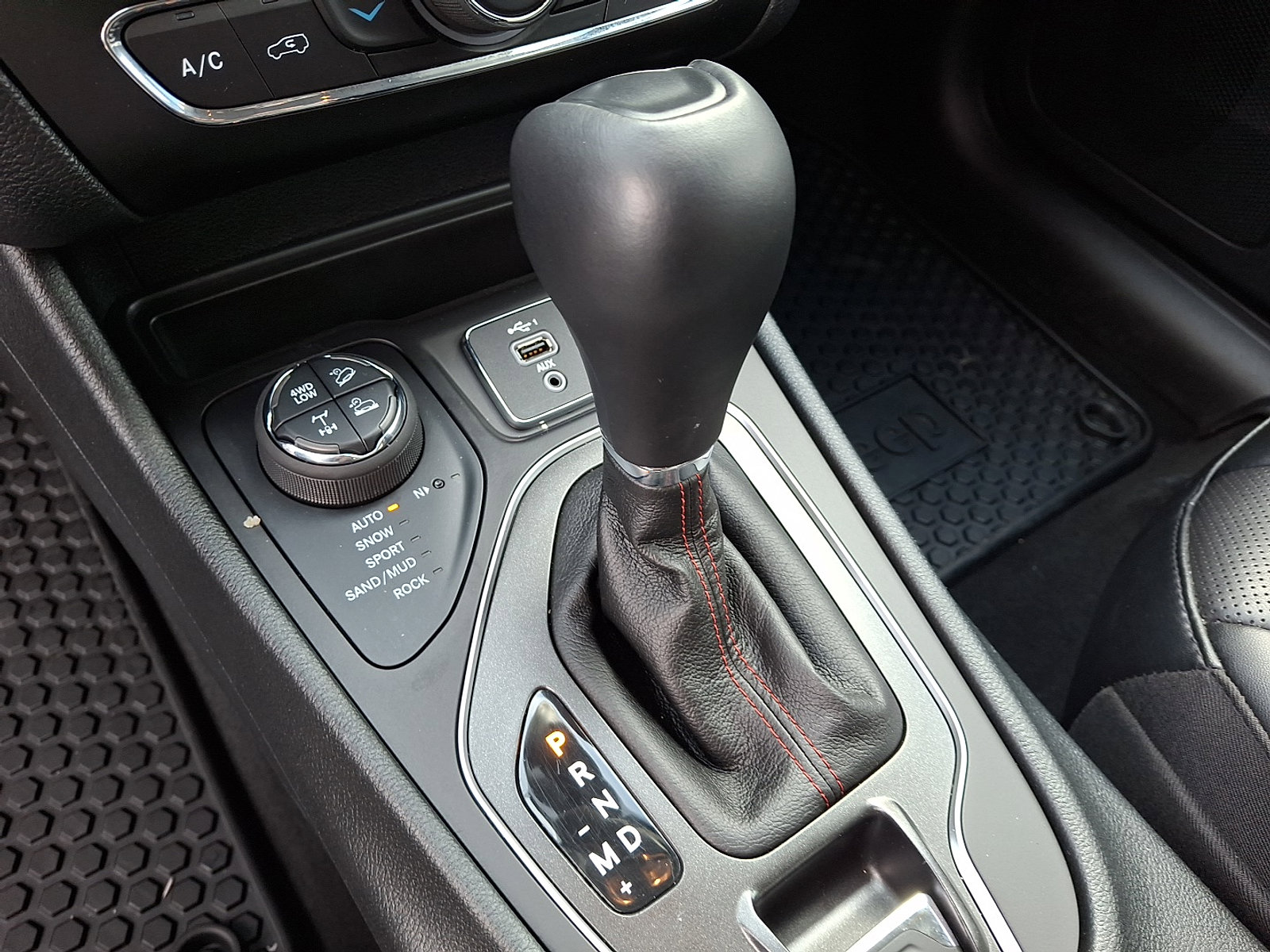 Certified 2022 Jeep Cherokee Trailhawk w/ Premium Leather Package image 16