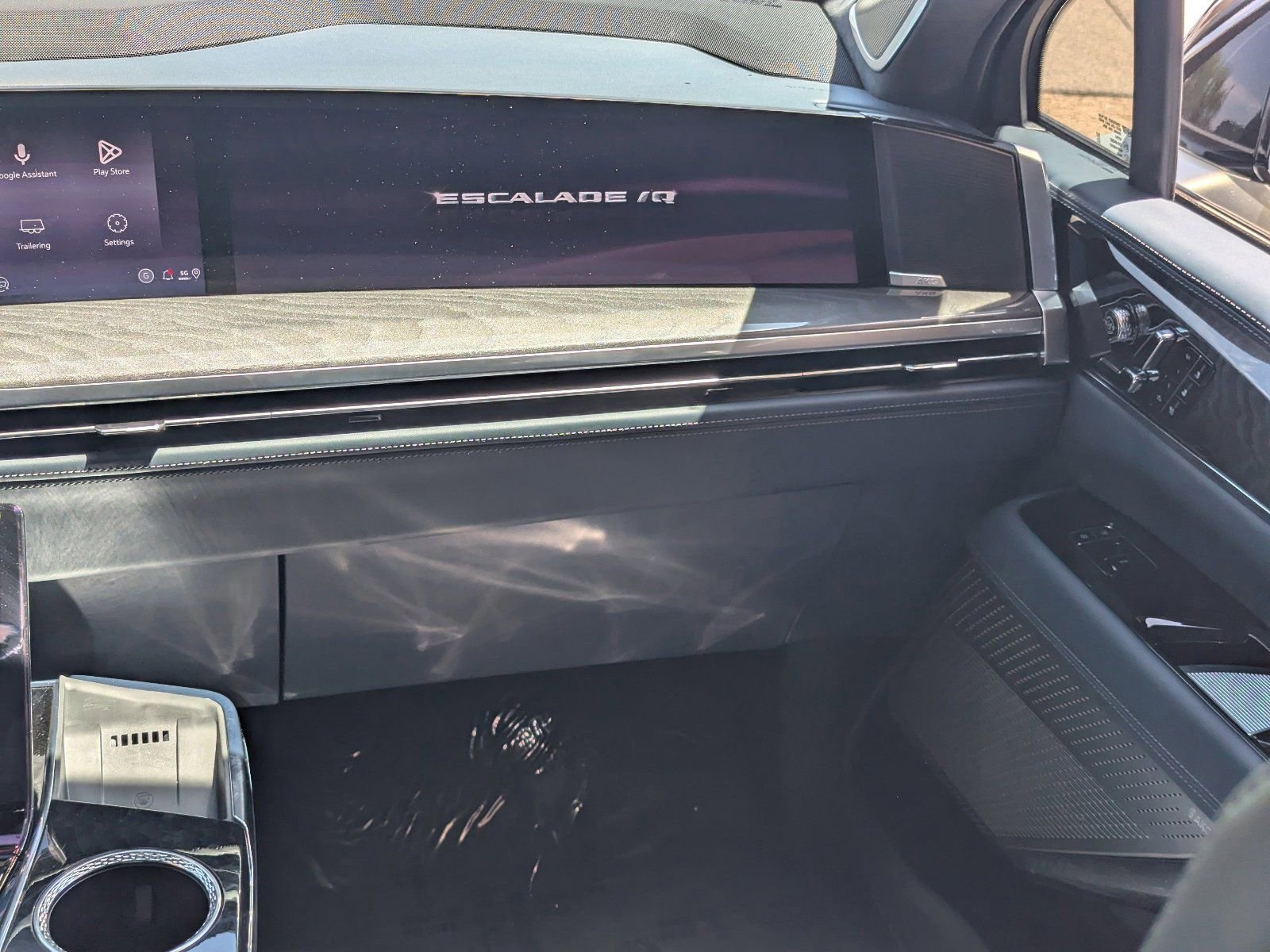 Certified 2025 Cadillac Escalade IQ Luxury 2 AWD/4WD image 15