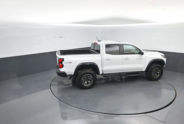 Used 2024 Chevrolet Colorado ZR2 w/ Safety Package AWD/4WD image 29