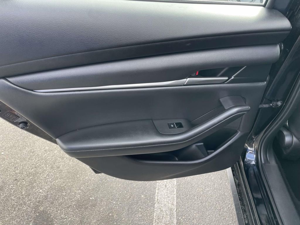 Used 2021 MAZDA MAZDA3 s image 21