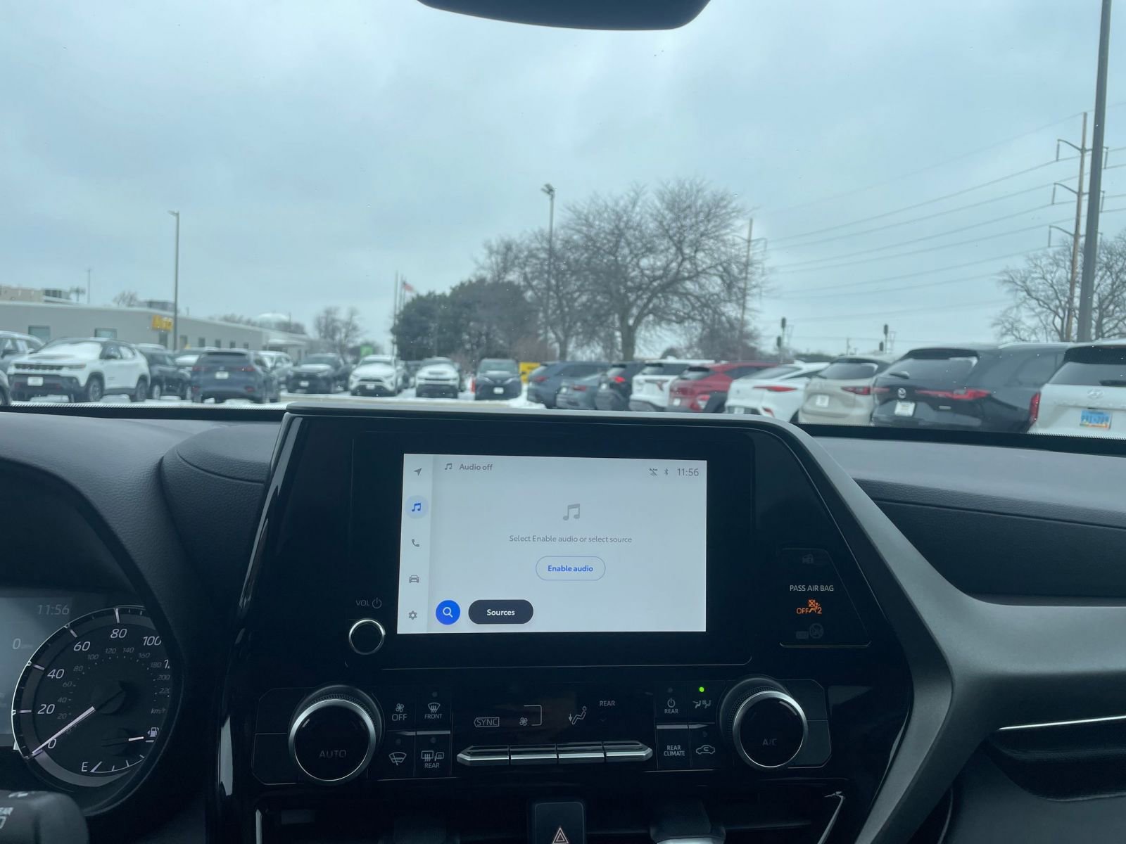 Used 2025 Toyota Highlander LE image 17