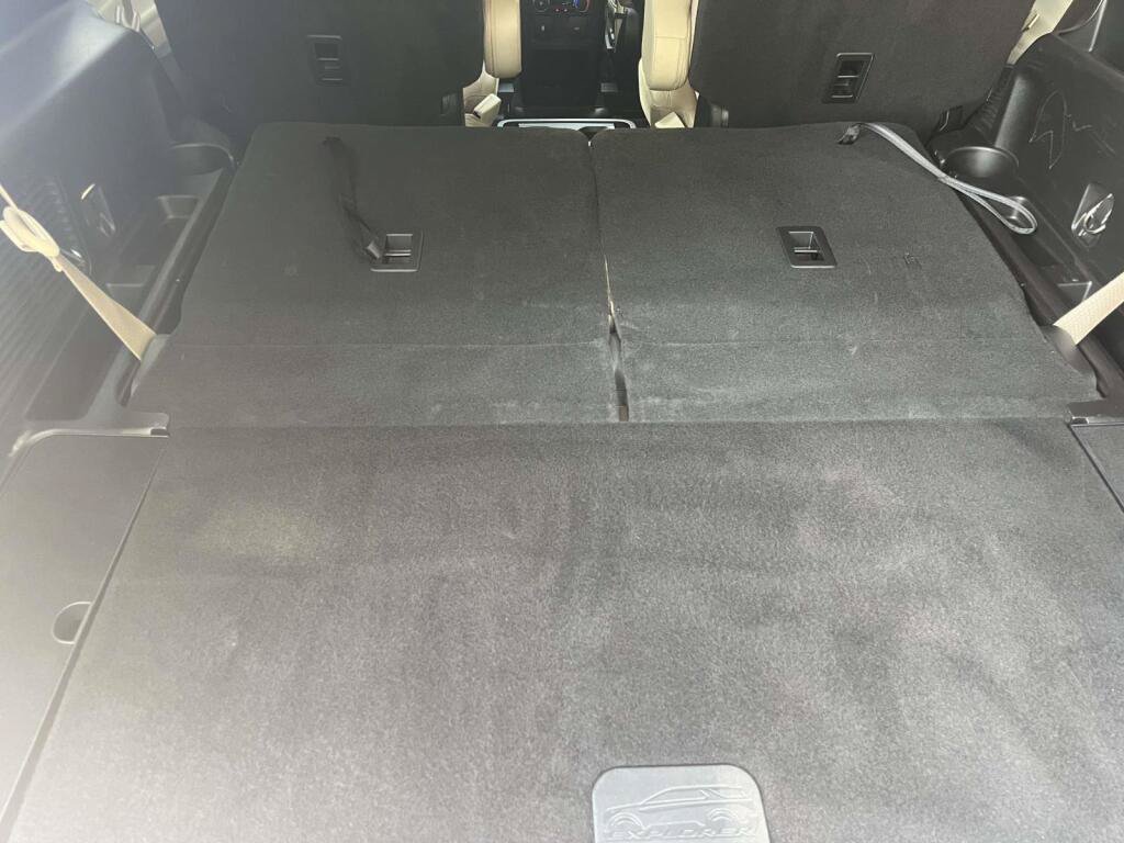 Used 2020 Ford Explorer XLT w/ Equipment Group 202A AWD/4WD image 19