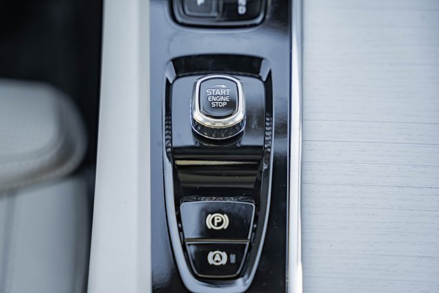 New 2026 Volvo XC60 B5 Ultra w/ Protection Package Premier image 26