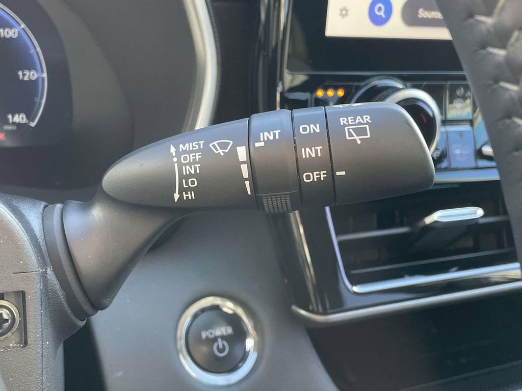 Used 2023 Toyota Highlander Limited image 15