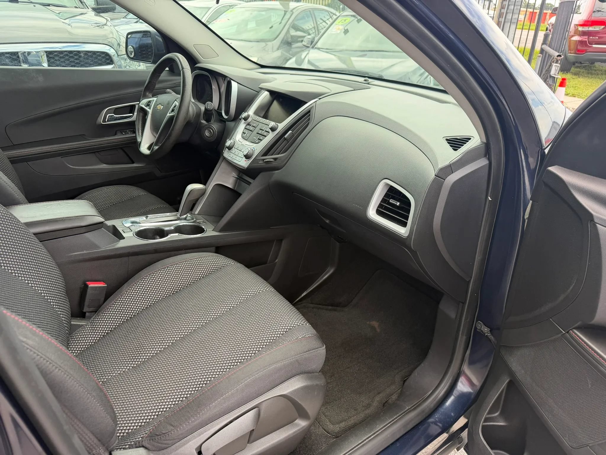 Used 2015 Chevrolet Equinox LT w/ Driver Convenience Package FWD image 10